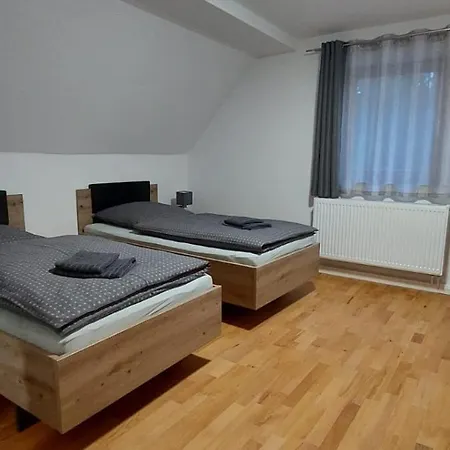 Gaestezimmer Werwein アパート Heinersreuth